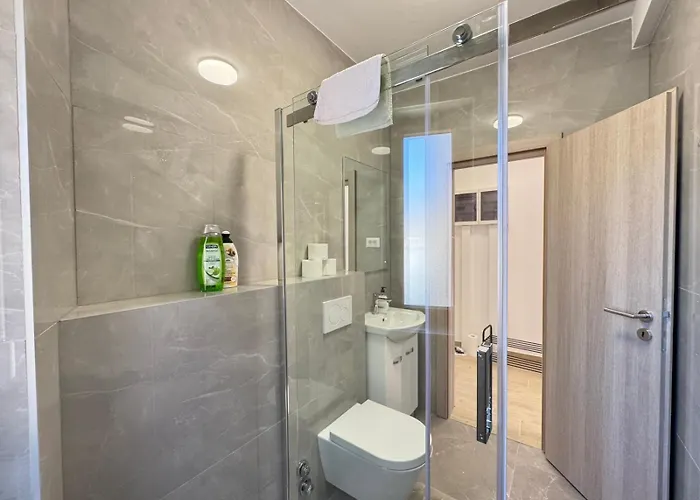 Flowers Pula, Center * 풀라