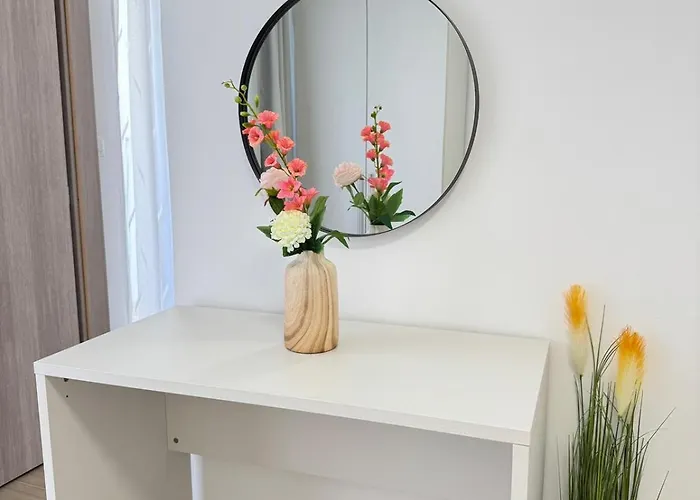 Flowers Pula, Center 풀라