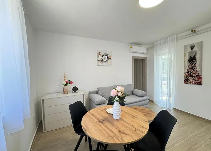 아파트 Flowers Pula, Center