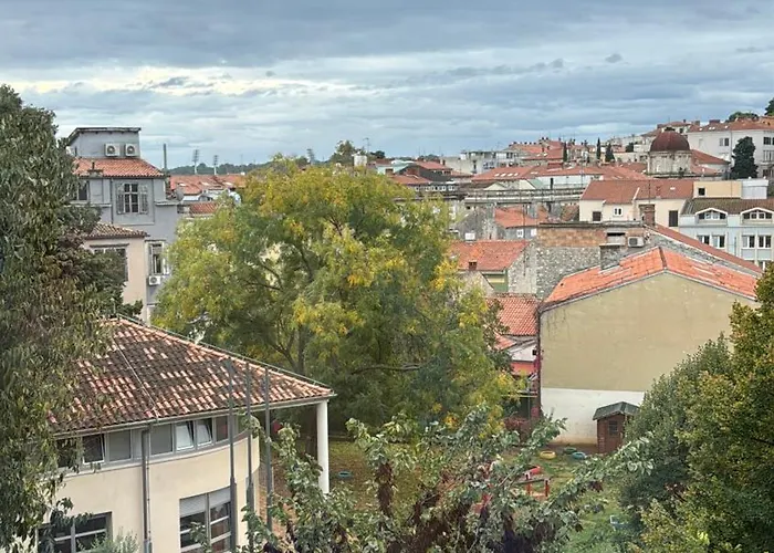 Flowers Pula, Center 아파트 풀라